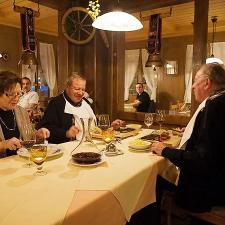 Alpenhotel Отель 3*